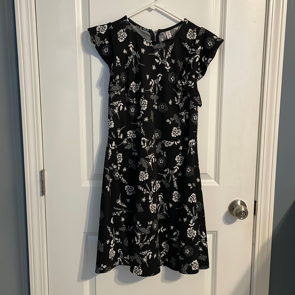 Black and white floral shirt dress, size L